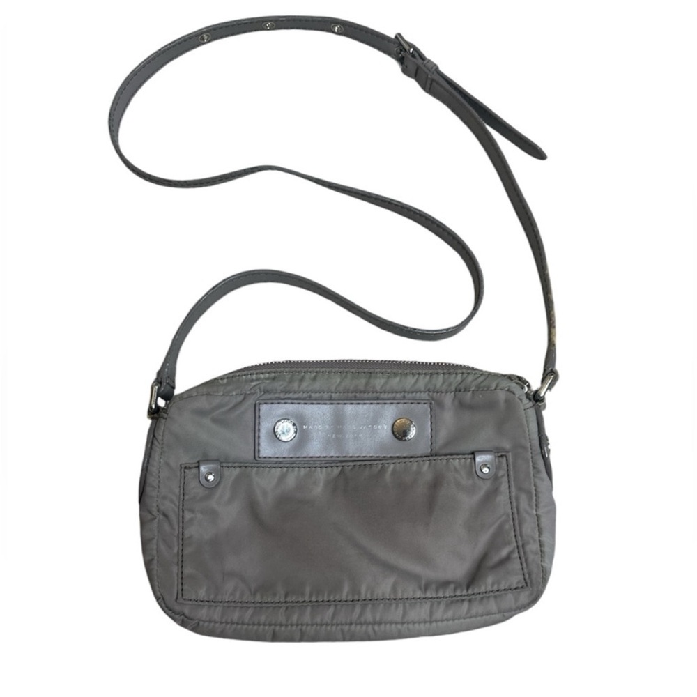 Marc Jacobs Preppy Nylon
Natasha Army Green Purse & Navy
Wallet Mini Cro…